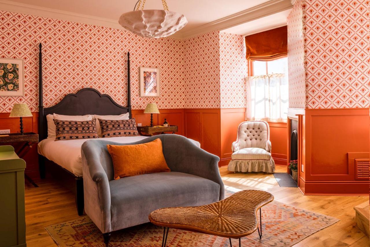 The Mitre, Hampton Court Hotel Kingston upon Thames  Ngoại thất bức ảnh A bedroom at The Mitre