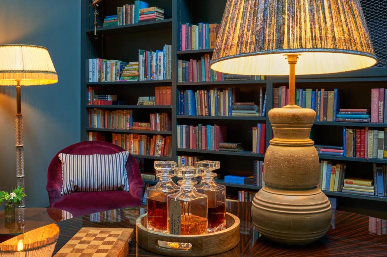 The Mitre, Hampton Court Hotel Kingston upon Thames  Ngoại thất bức ảnh Library at the Hotel