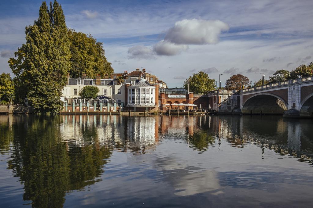 The Mitre, Hampton Court Hotel Kingston upon Thames  Ngoại thất bức ảnh The River Wey at Farnham